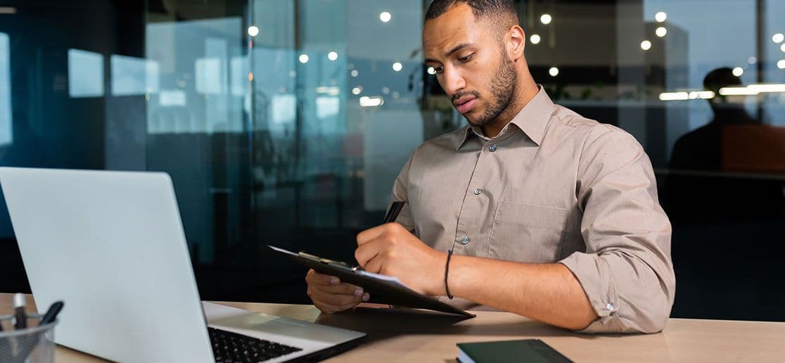 Image Gestionnaire de paie : quelles compétences techniques recherchent les recruteurs en 2026 ?