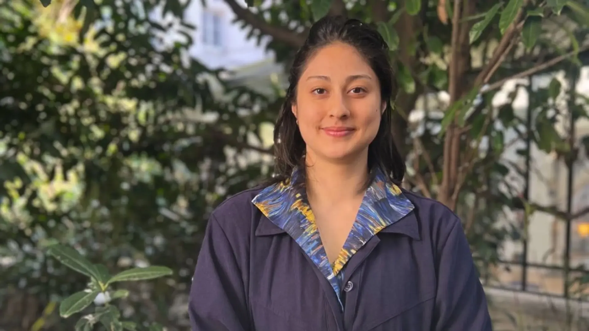 Portrait de Kum-Ju Liadouze, apprenante Skill & You en formation Stylisme de mode.